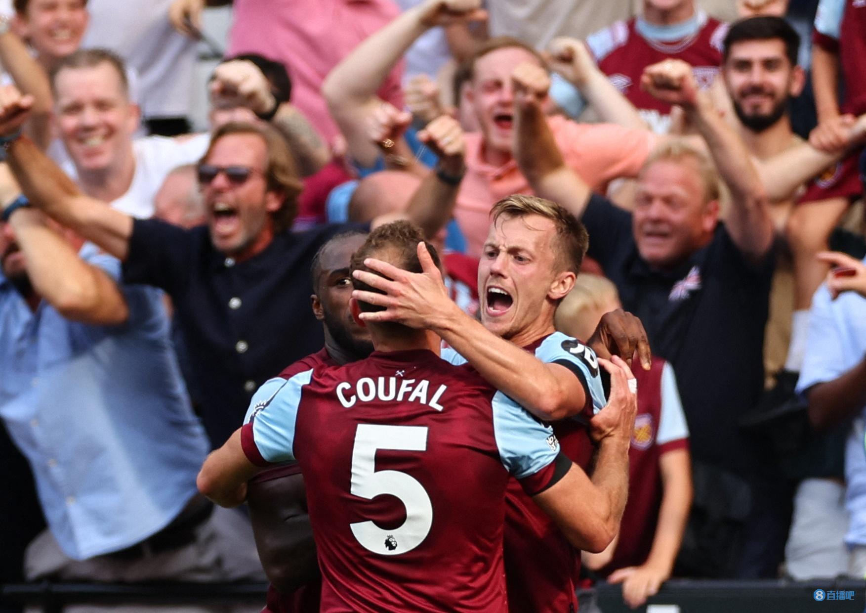 同时飞出球 同时飞出球